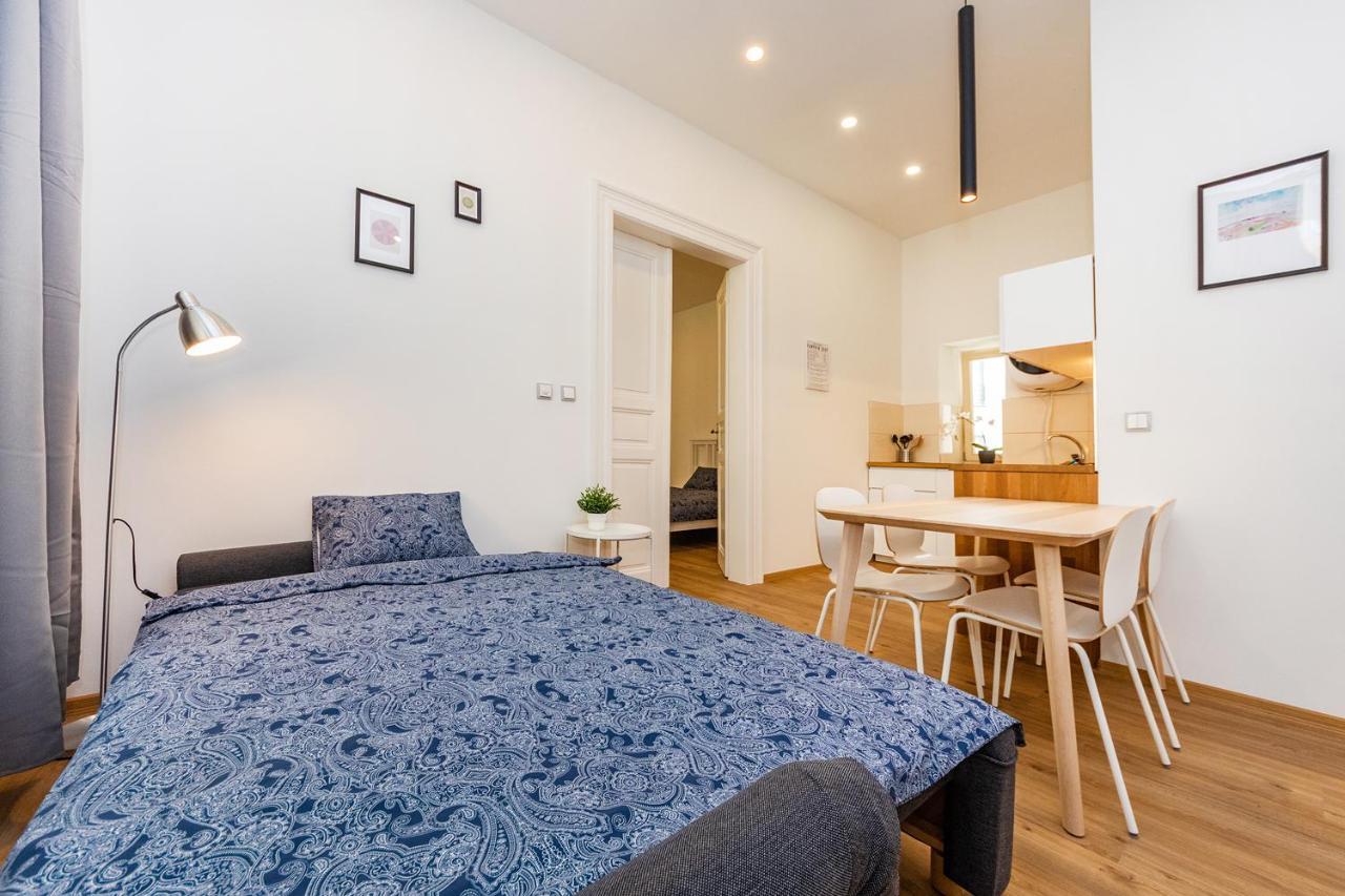 Duplex Apartment براغ المظهر الخارجي الصورة